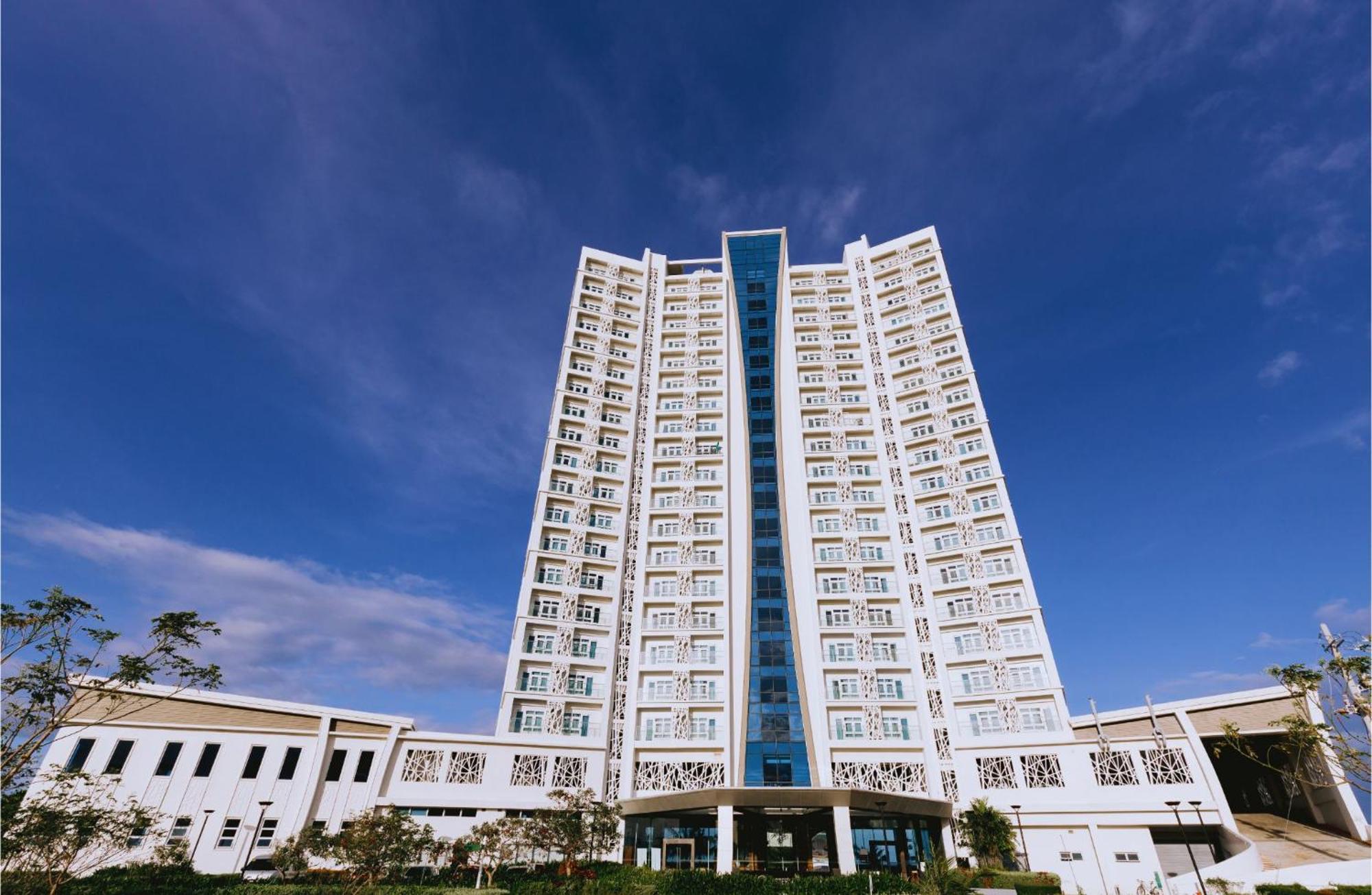 Arterra Seaview Resort ماكتان المظهر الخارجي الصورة