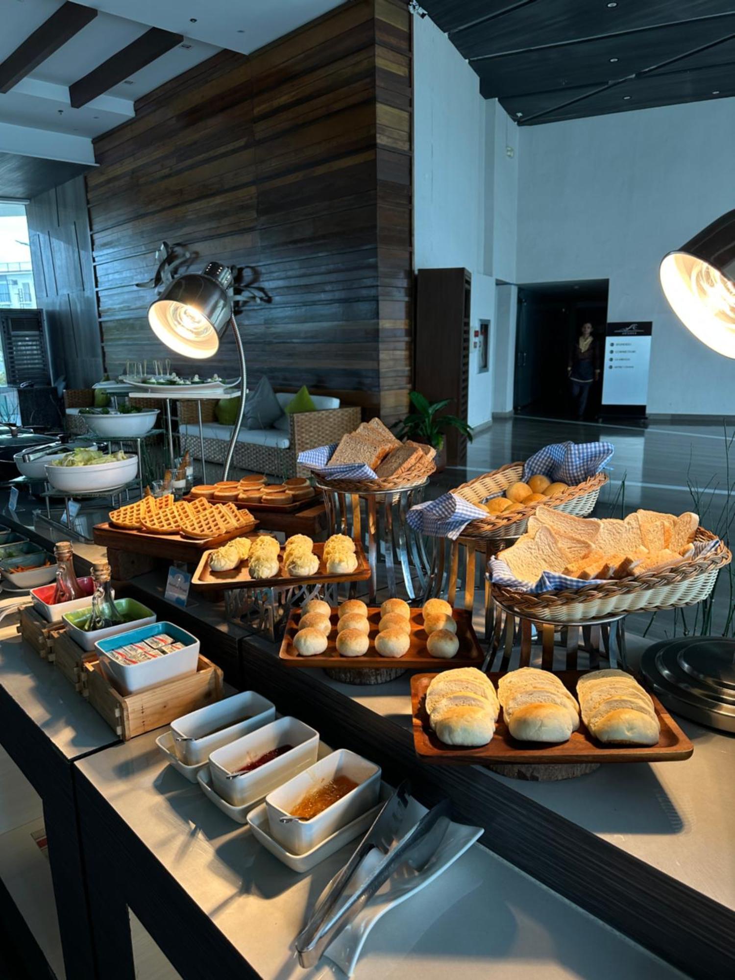 Arterra Seaview Resort ماكتان المظهر الخارجي الصورة